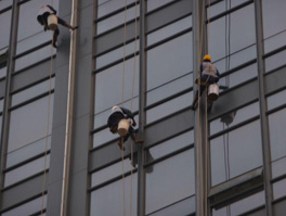 外墻清洗主要是清理哪些環境污染？