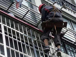 陽臺窗戶漏水應該怎么防水維修呢？ 玻璃幕墻漏水要怎么修補