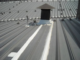 鋼結(jié)構(gòu)屋面漏水原因?鋼結(jié)構(gòu)屋面漏水怎么辦?