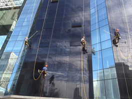 外墻清洗服務使用清潔劑有講究!