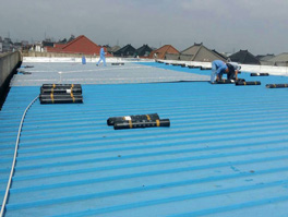 彩鋼瓦屋面為什么會漏水?又怎么進(jìn)行防水維修?