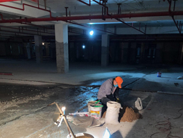 地下室底板漏水怎么堵漏(大型地下車庫(kù)漏水防水維修技術(shù))