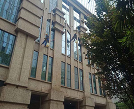 外墻清洗公司要準(zhǔn)備哪些外墻打掃工具？