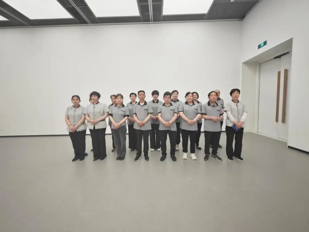 上海鷹隆開展"理論+實(shí)操"保潔技能專項(xiàng)培訓(xùn)|筑牢服務(wù)基石 擦亮企業(yè)品牌