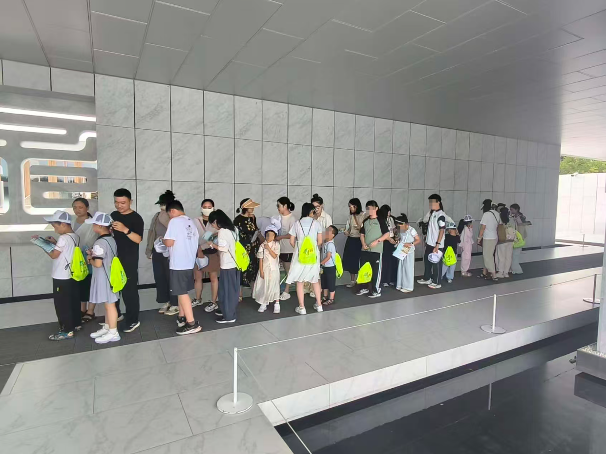 【鷹隆培訓(xùn)】保潔員在活動中的關(guān)鍵角色